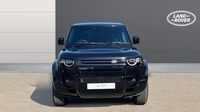 Land Rover Defender 3.0 D350 X-Dynamic HSE 110 5dr Auto Diesel Estate - Image 7